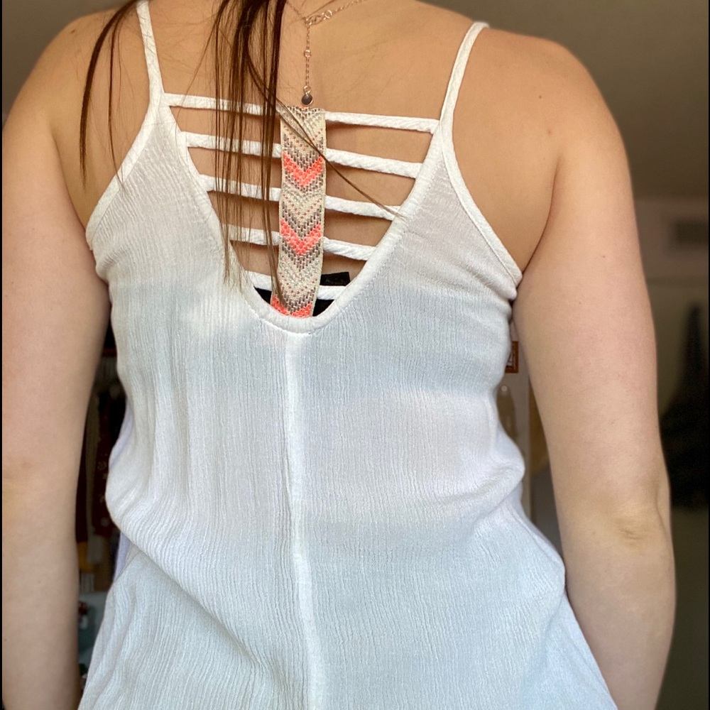☁️CUTE WHITE TANK TOP☁️